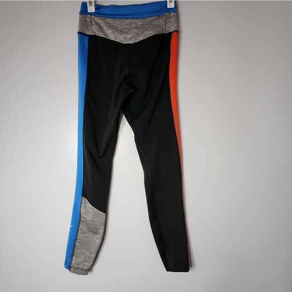 Nike One Mid-Rise Dri-Fit Tight Fit  Leggings Size XS - Picture 2 of 6